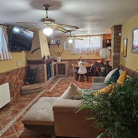 Apto-En El Bajo De La Casa-Estilo Rustico En 迪拉尔 外观 照片